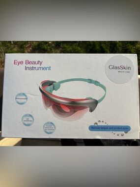 3-in-1 LED Eye Therapy — Hasn’t Been Opened